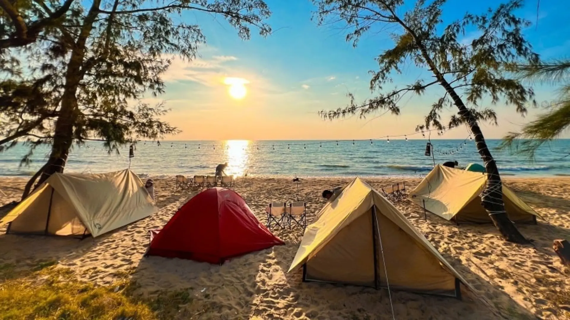 Ngắm bình minh và hoàng hôn trên Bãi Vòng