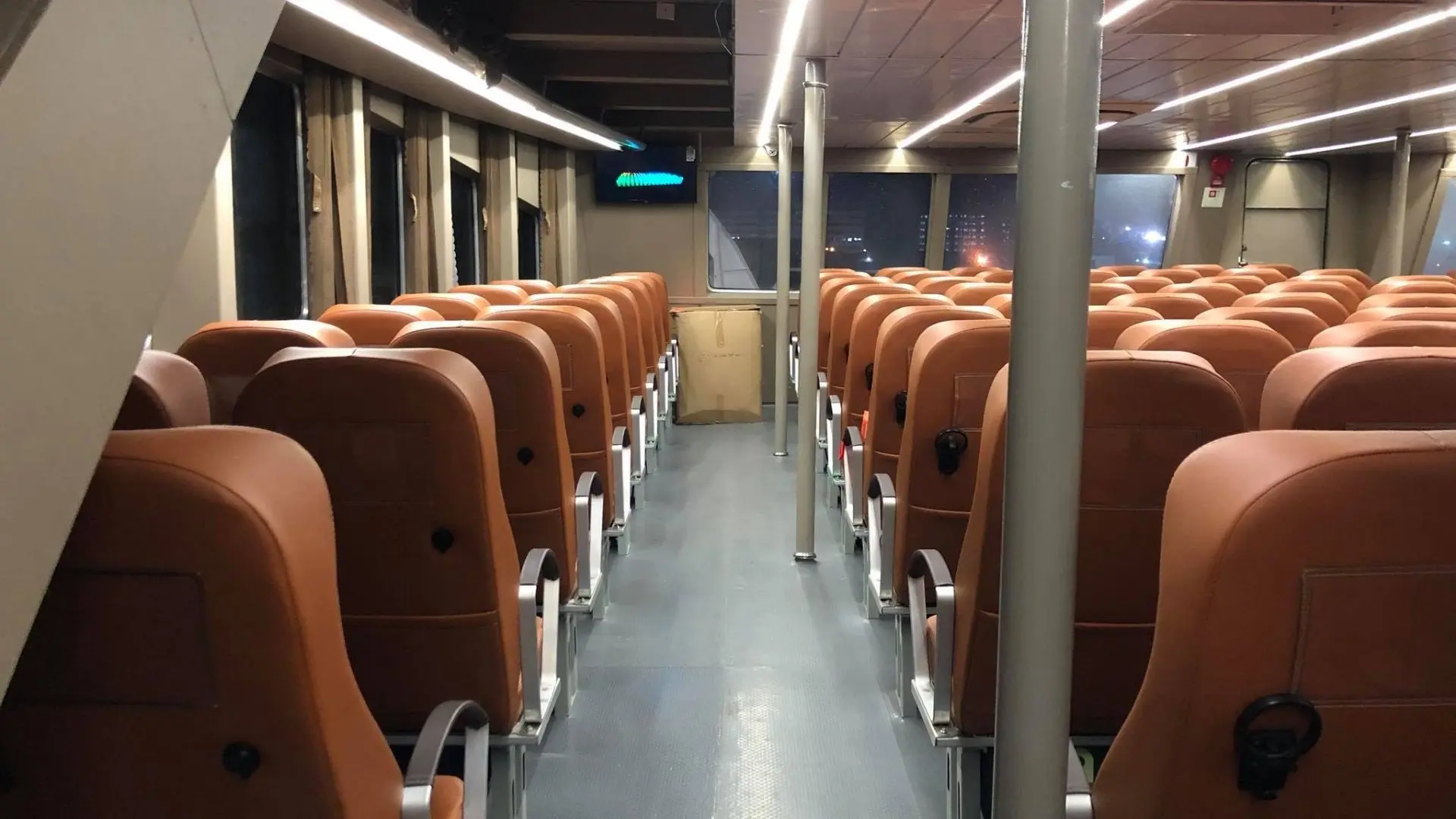 Phà Thạnh Thới Rạch Giá khoang tàu rộng rãi