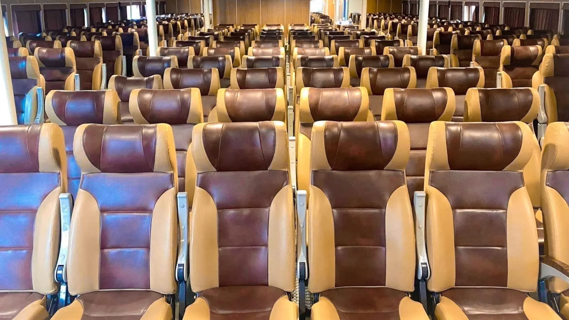 Phú Quốc Express Hà Tiên Phú Quốc ghế bọc da cao cấp