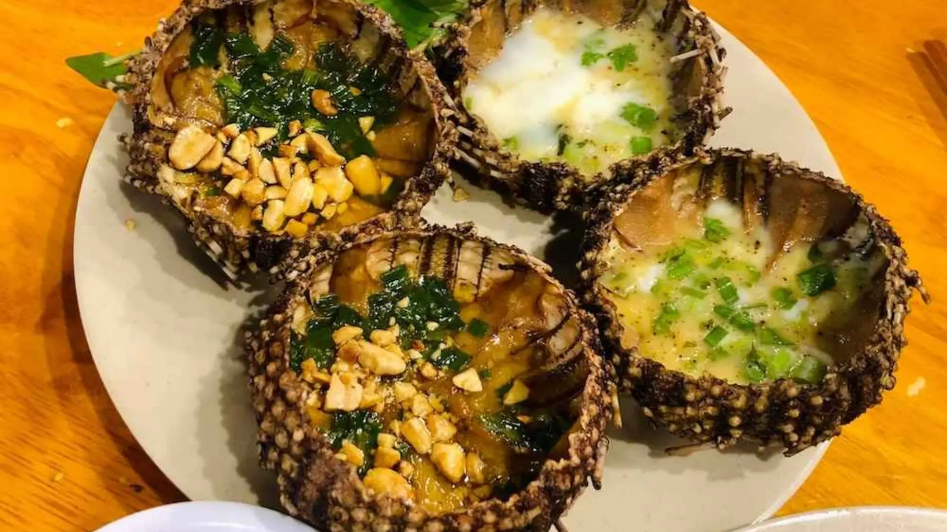 Thưởng thức ẩm thực tại Hòn Mây Rút