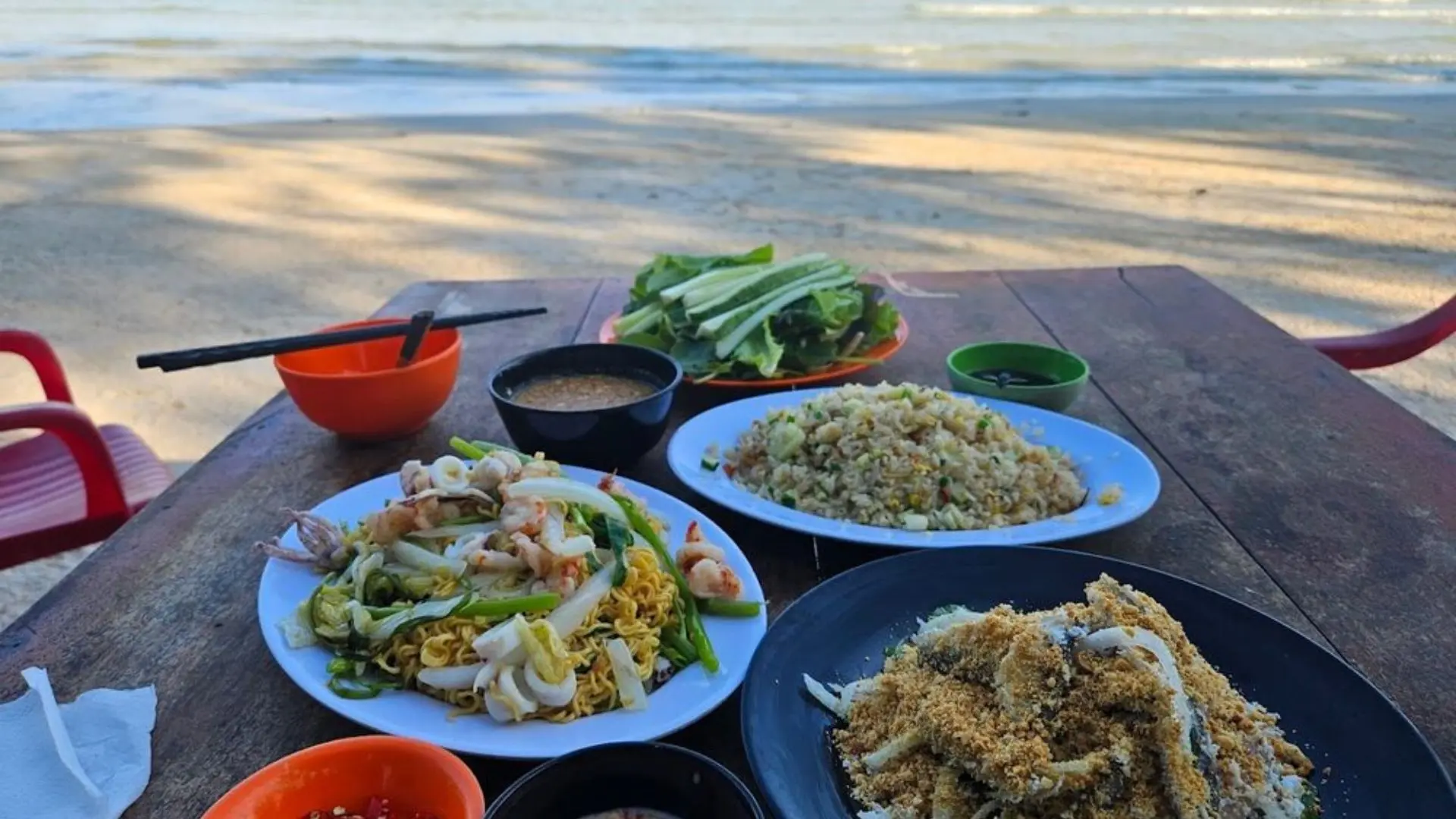 Thưởng thức hải sản tươi ngon ở Bãi Khem